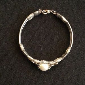 Costume bracelet with faux pearl